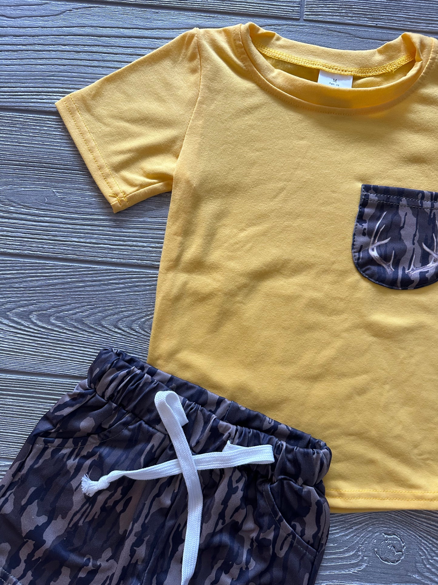 Yellow Deer Set